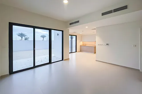 4 Bedrooms Townhouse in Greenviews 2