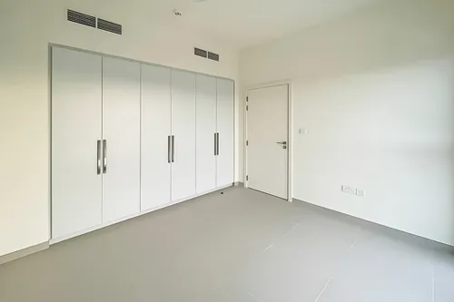 4 Bedrooms Townhouse in Greenviews 2