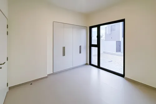 4 Bedrooms Townhouse in Greenviews 2