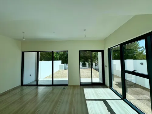 4 Bedrooms Townhouse in Trinity