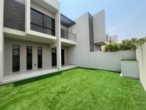 3 Bedrooms Townhouse in Zinnia
