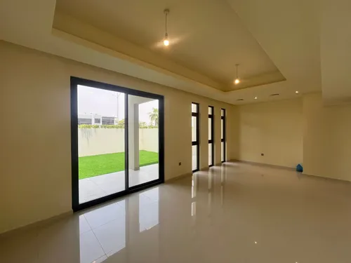 3 Bedrooms Townhouse in Zinnia