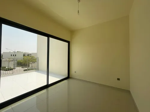 3 Bedrooms Townhouse in Zinnia