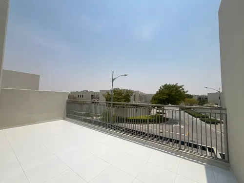 3 Bedrooms Townhouse in Zinnia