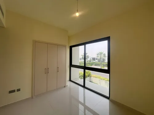 3 Bedrooms Townhouse in Zinnia