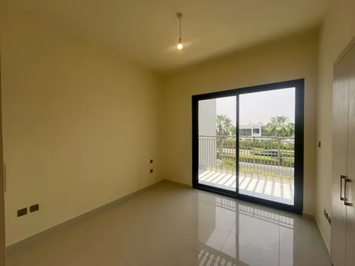 3 Bedrooms Townhouse in Zinnia