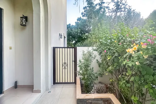 3 Bedrooms Townhouse in Mira 1
