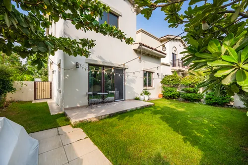 3 Bedrooms Townhouse in Mira 1