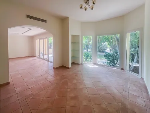 3 Bedrooms Villa in Green Community East