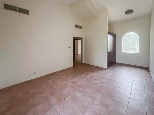 3 Bedrooms Villa in Green Community East