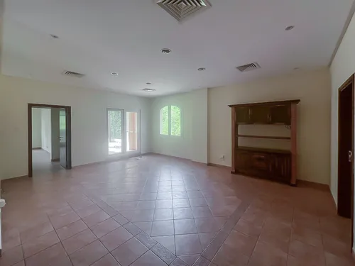 3 Bedrooms Villa in Green Community East