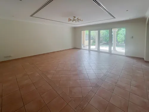 3 Bedrooms Villa in Green Community East