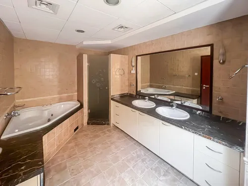 3 Bedrooms Villa in Green Community East