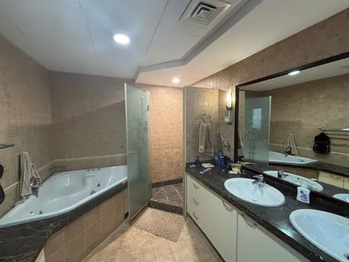 4 Bedrooms Townhouse in Green Community East