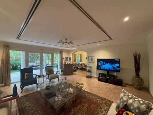 4 Bedrooms Townhouse in Green Community East