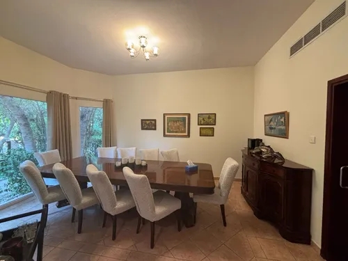 4 Bedrooms Townhouse in Green Community East