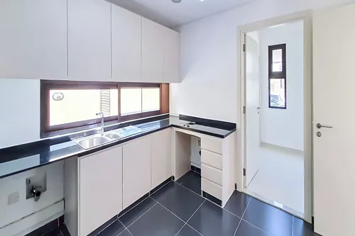 3 Bedrooms Townhouse in Trinity