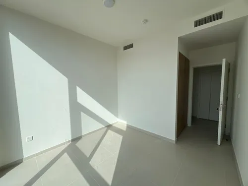 4 Bedrooms Townhouse in Greenview