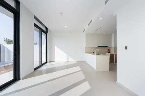 3 Bedrooms Townhouse in Greenview 3