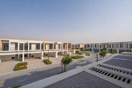 3 Bedrooms Townhouse in Greenview 3