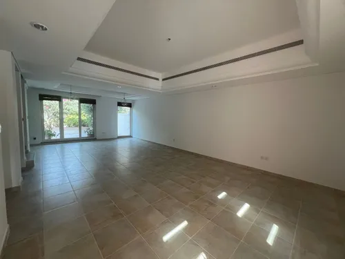 4 Bedrooms Townhouse in Oliva