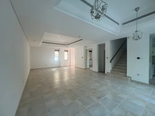 4 Bedrooms Townhouse in Oliva