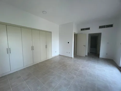 4 Bedrooms Townhouse in Oliva