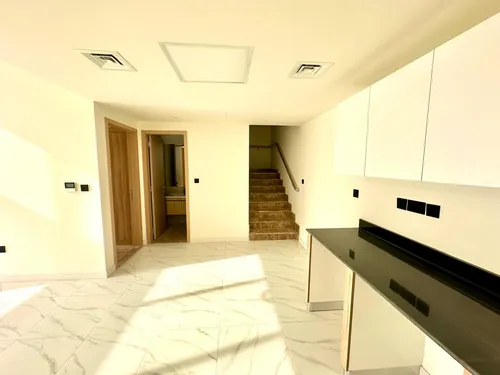 3 Bedrooms Townhouse in Rukan