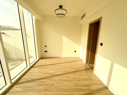 3 Bedrooms Townhouse in Rukan