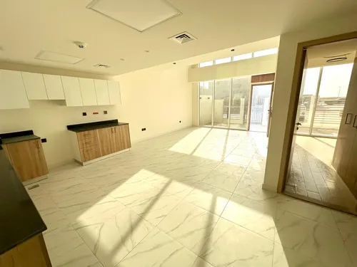 3 Bedrooms Townhouse in Rukan