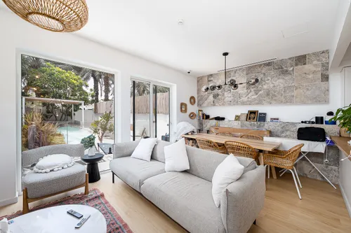 2 Bedrooms Townhouse in District 5F