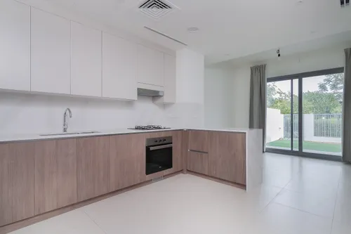 3 Bedrooms Townhouse in Elan