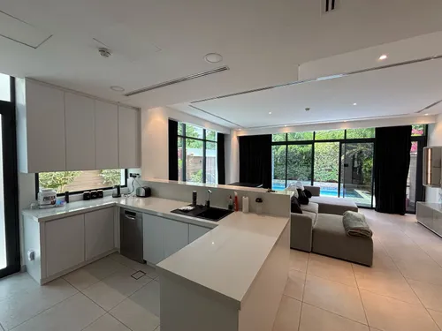 4 Bedrooms Townhouse in Jumeirah Luxury