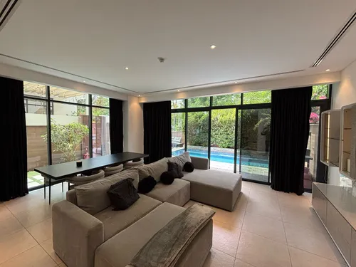 4 Bedrooms Townhouse in Jumeirah Luxury