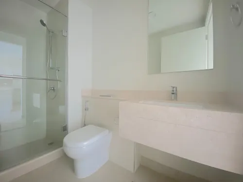 4 Bedrooms Townhouse in Maple 1
