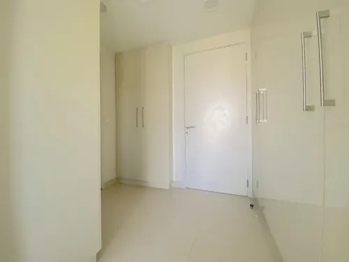 4 Bedrooms Townhouse in Maple 1