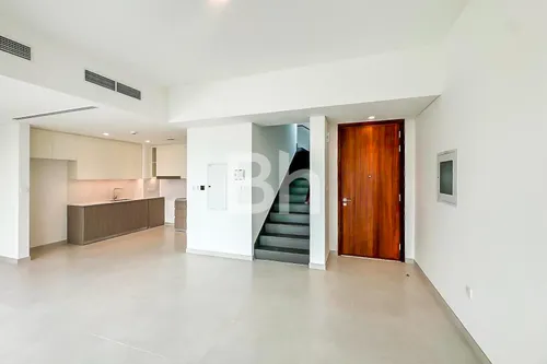 3 Bedrooms Townhouse in Nara