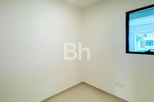3 Bedrooms Townhouse in Nara