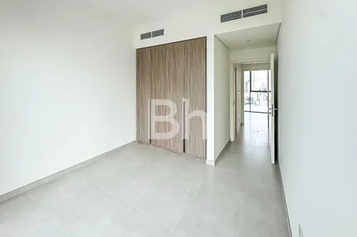 3 Bedrooms Townhouse in Nara