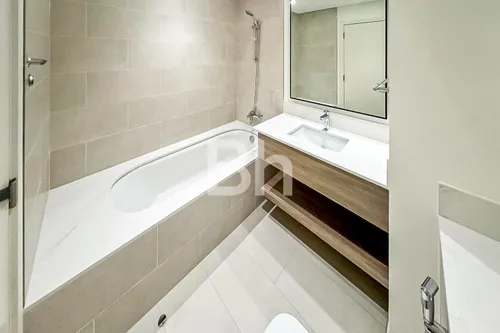 3 Bedrooms Townhouse in Nara