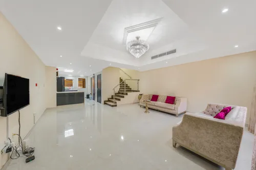 2 Bedrooms Townhouse in Diamond Views 1