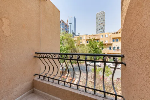 2 Bedrooms Townhouse in Diamond Views 1