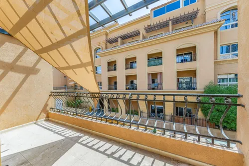 2 Bedrooms Townhouse in Diamond Views 1