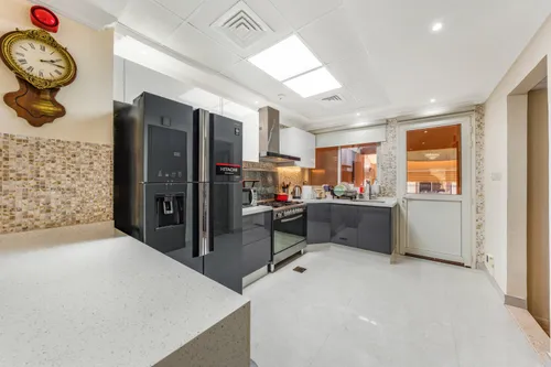 2 Bedrooms Townhouse in Diamond Views 1