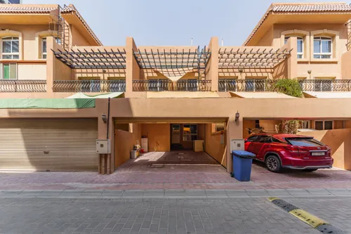 2 Bedrooms Townhouse in Diamond Views 1