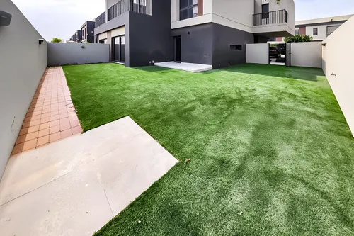 4 Bedrooms Townhouse in The Pulse Townhouses
