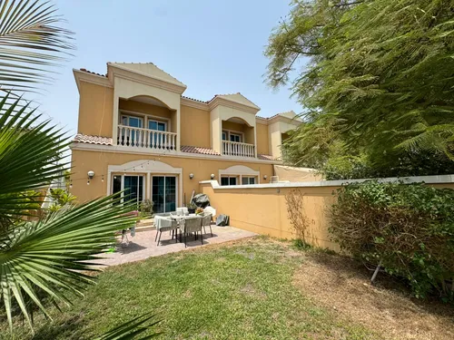 Great Location | 2 BR Spacious | End Unit