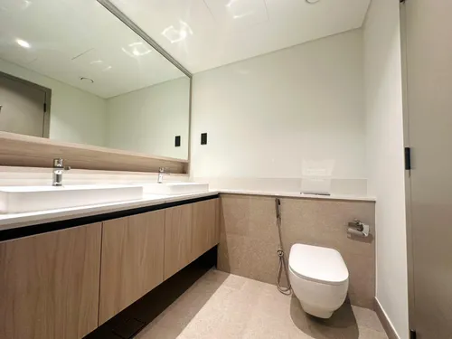 3 Bedrooms Townhouse in Aura