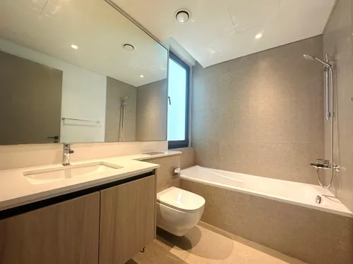 3 Bedrooms Townhouse in Aura