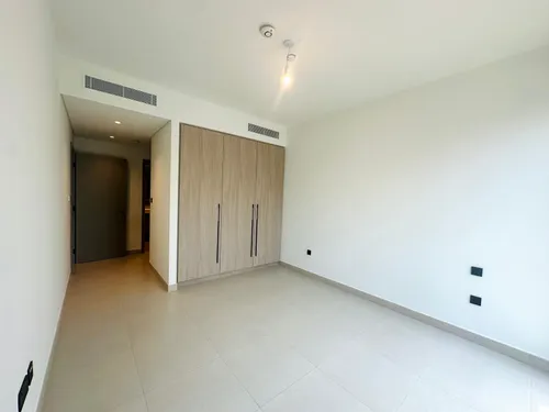 3 Bedrooms Townhouse in Aura